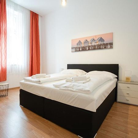 Apartment In The Central Area. 5 Minute'S Walk To The Danube. Wina Bagian luar foto