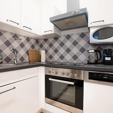Apartment In The Central Area. 5 Minute'S Walk To The Danube. Wina Bagian luar foto