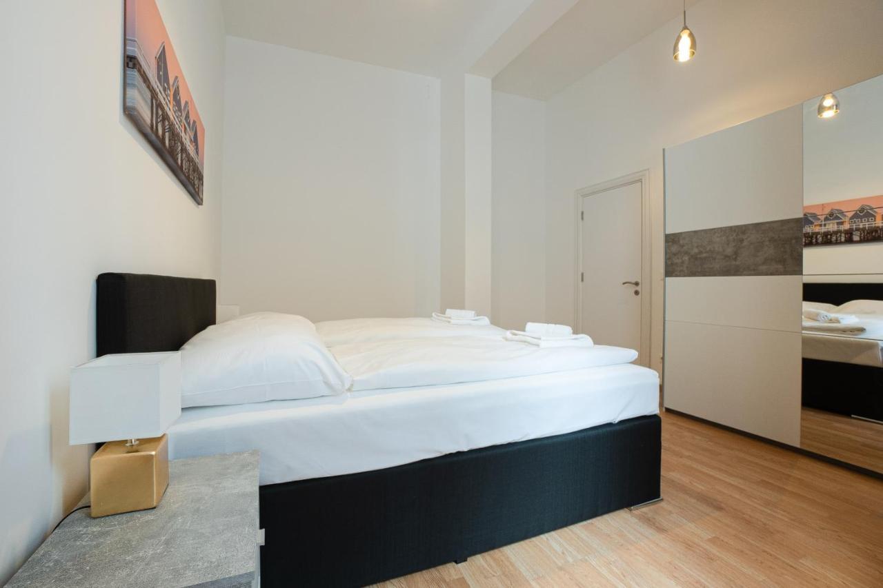 Apartment In The Central Area. 5 Minute'S Walk To The Danube. Wina Bagian luar foto