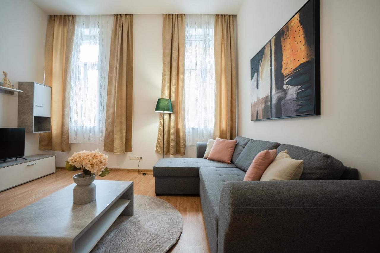 Apartment In The Central Area. 5 Minute'S Walk To The Danube. Wina Bagian luar foto
