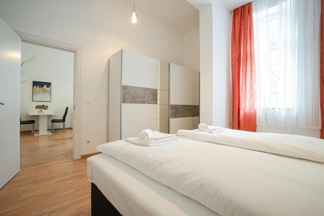 Apartment In The Central Area. 5 Minute'S Walk To The Danube. Wina Bagian luar foto